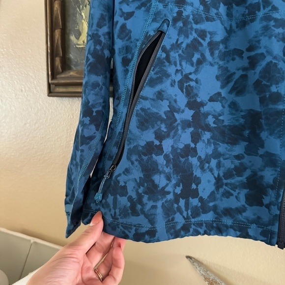 Eddie Bauer Lightweight Jacket - Picture 3 of 5